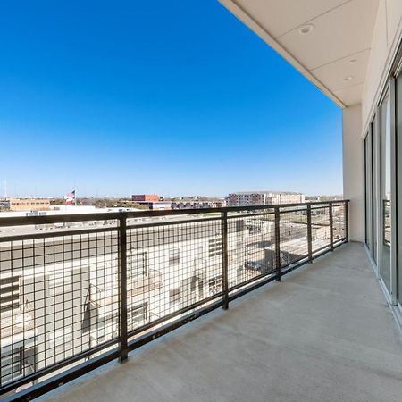 Snazzy Loft Style 2Br I Gym I Parking I Workspace Dallas Extérieur photo