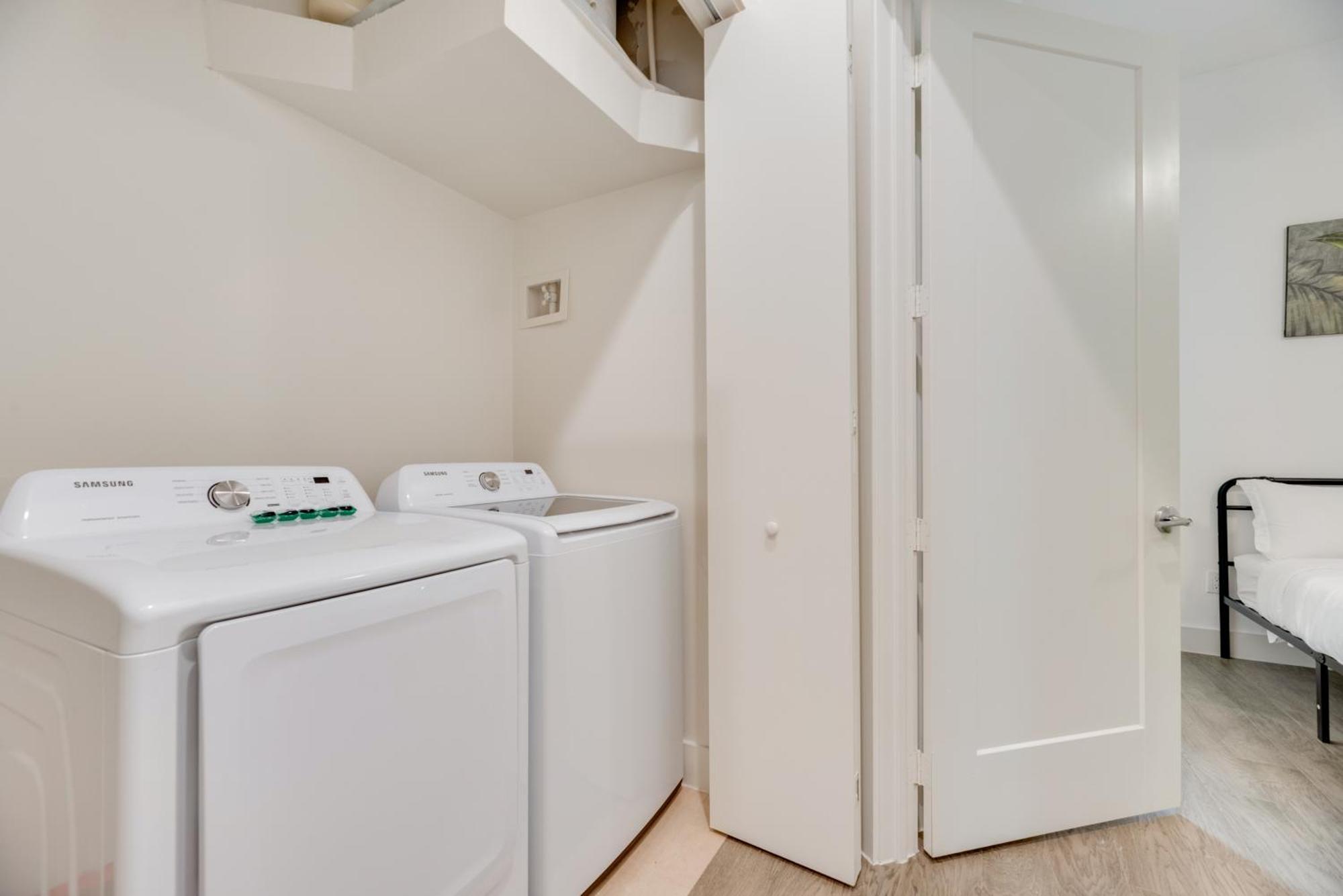Snazzy Loft Style 2Br I Gym I Parking I Workspace Dallas Extérieur photo
