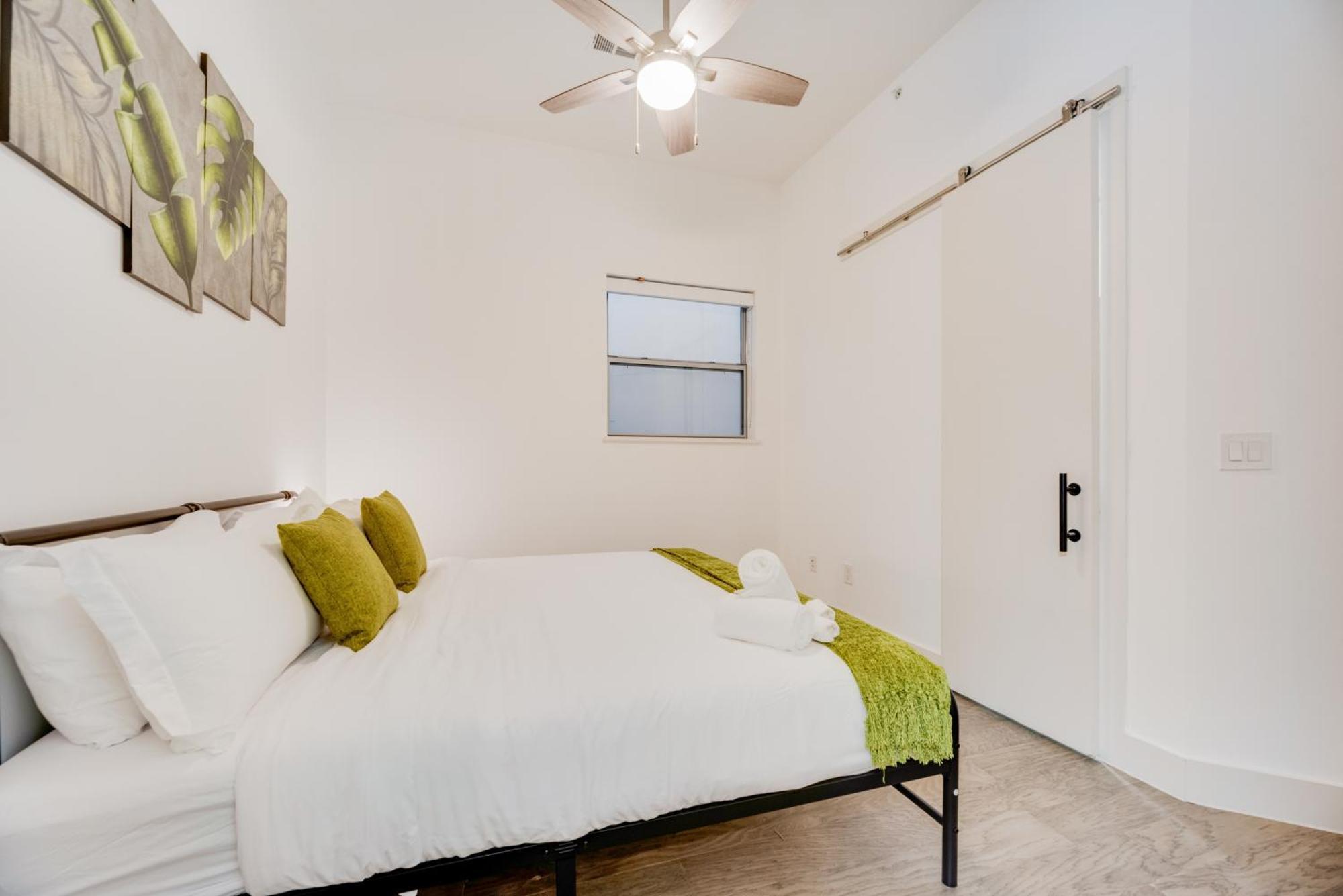 Snazzy Loft Style 2Br I Gym I Parking I Workspace Dallas Extérieur photo