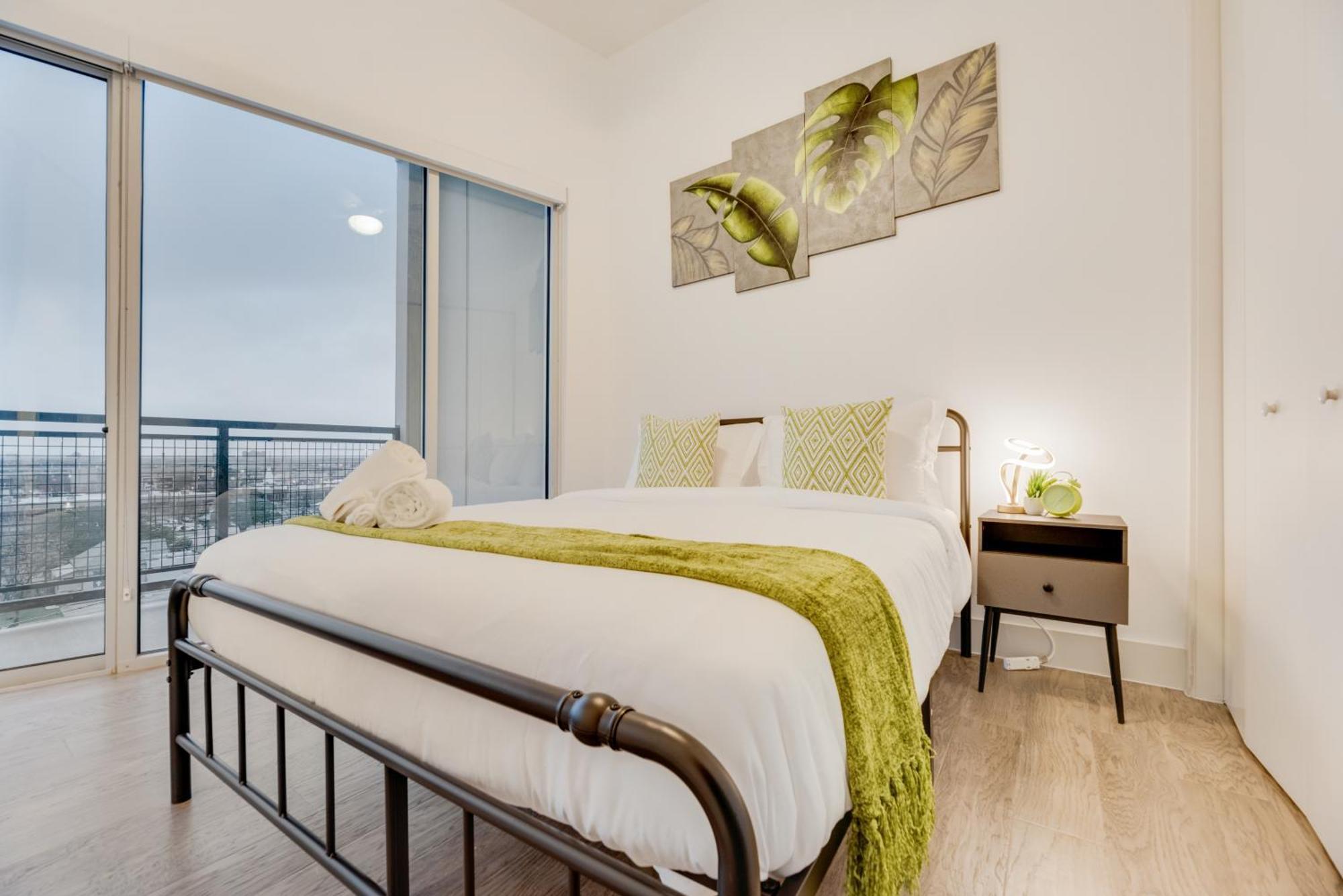 Snazzy Loft Style 2Br I Gym I Parking I Workspace Dallas Extérieur photo